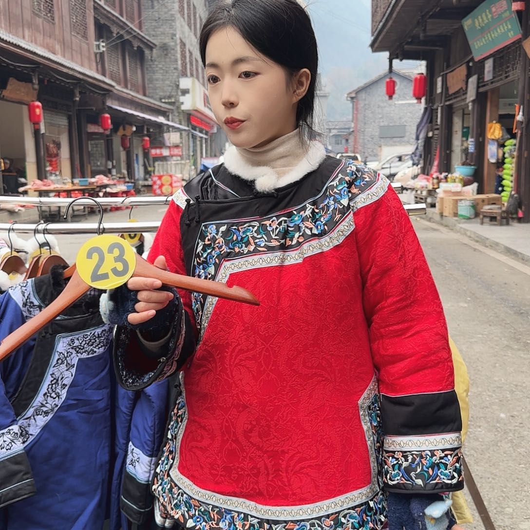 凤***）湘西苗族刺绣加厚160 105斤