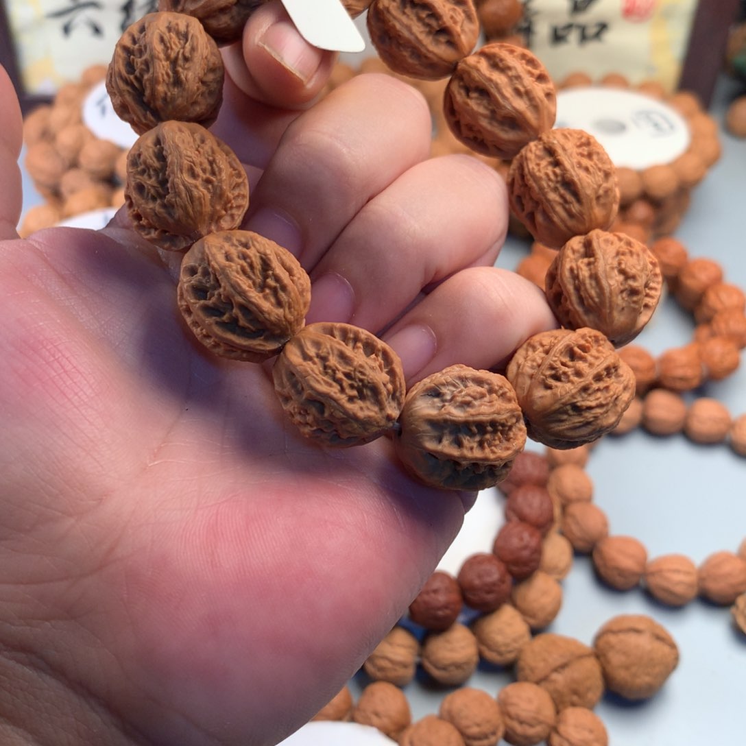 文玩核桃吊坠龙脊