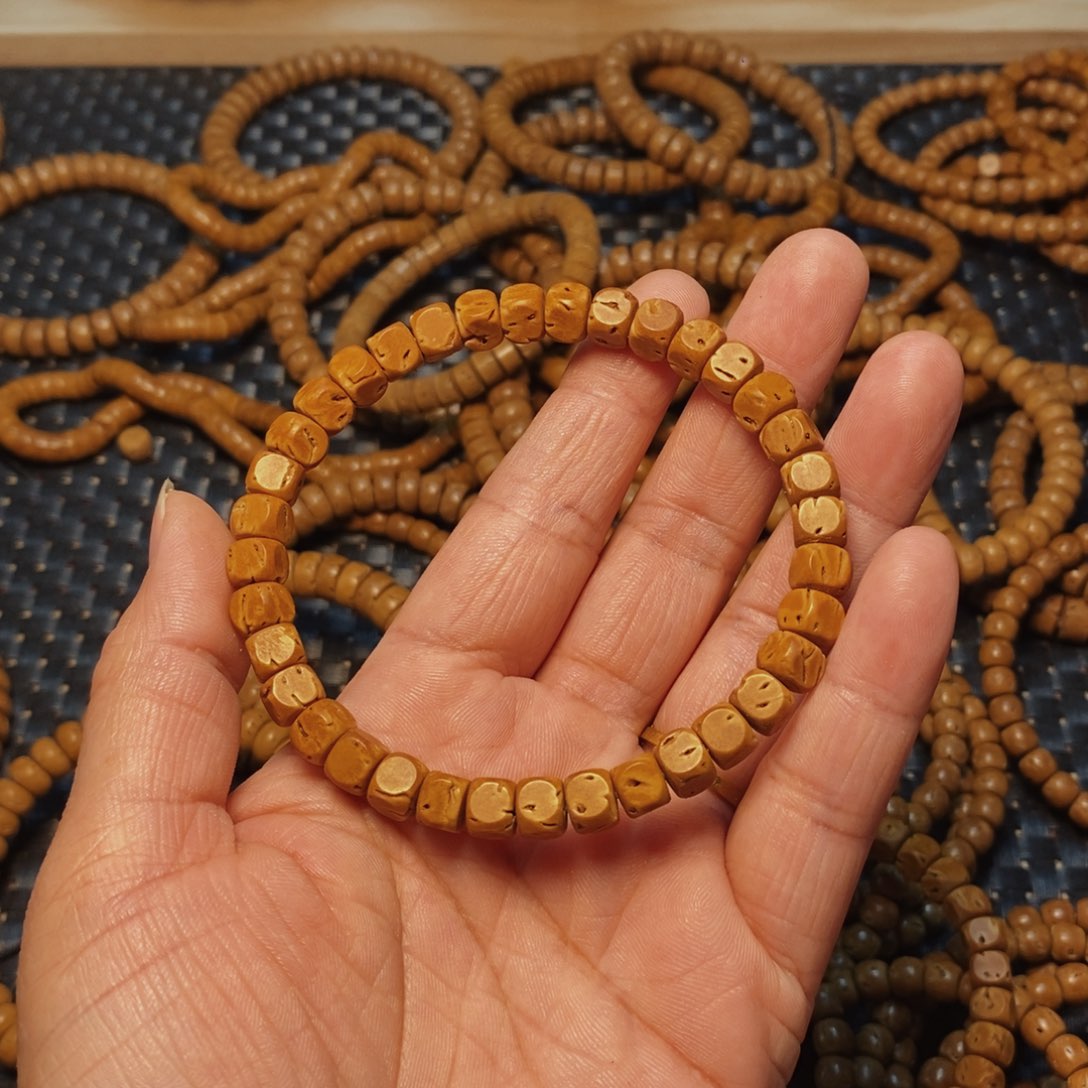 桃核手串果**?六方单圈