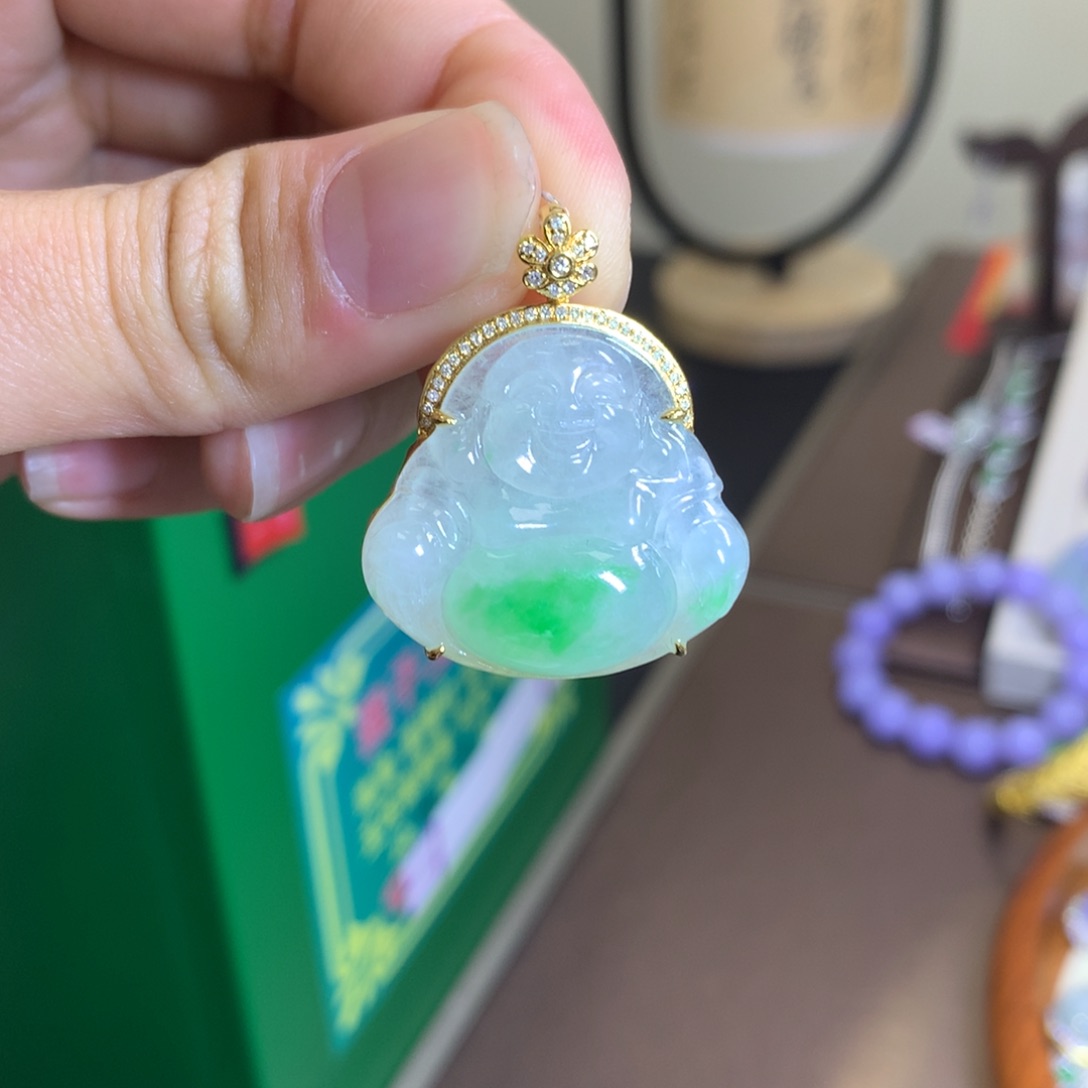 翡翠颈饰18K金镶嵌翡翠