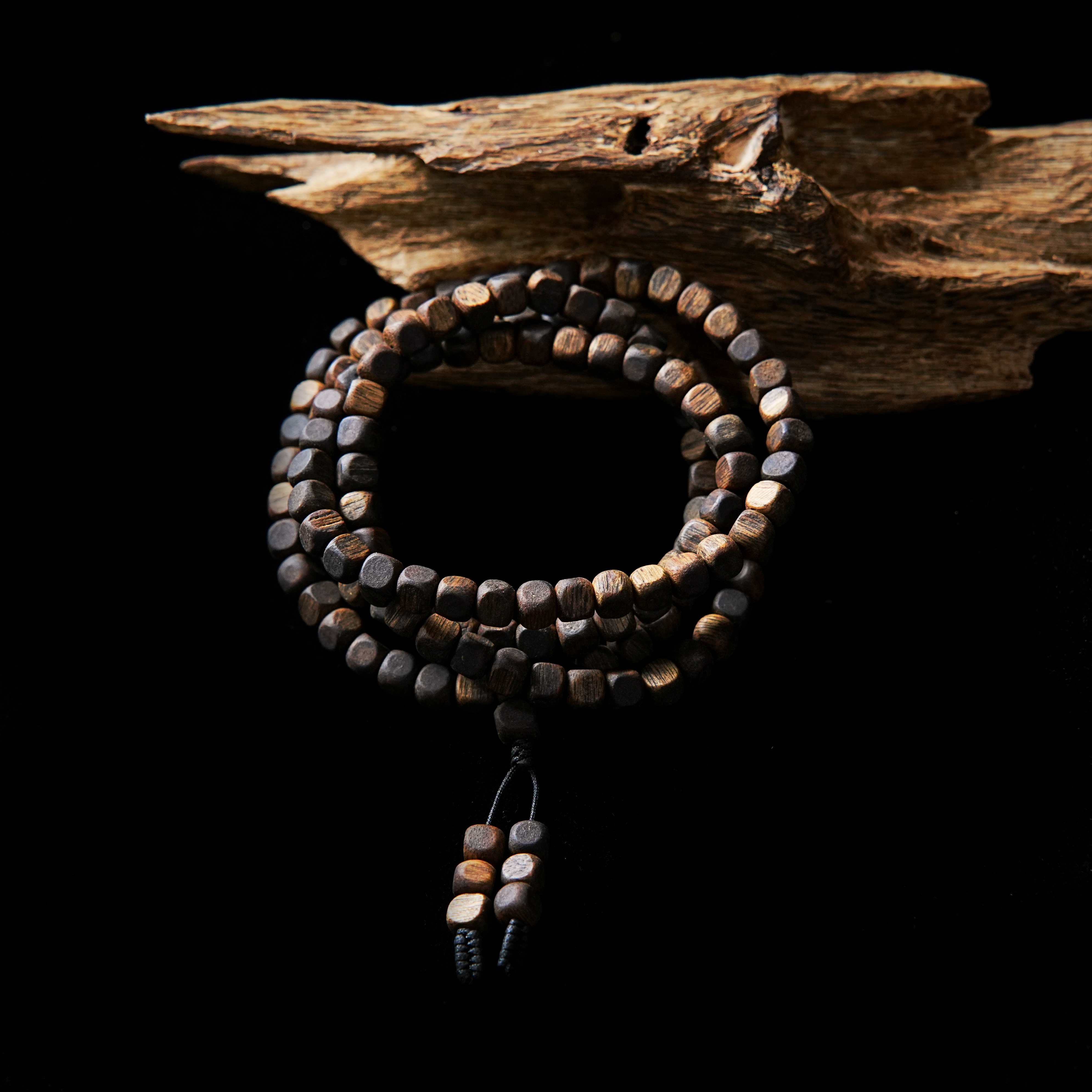 沉香黎母山高山老料板头方糖沉水手串多圈 多样性发一