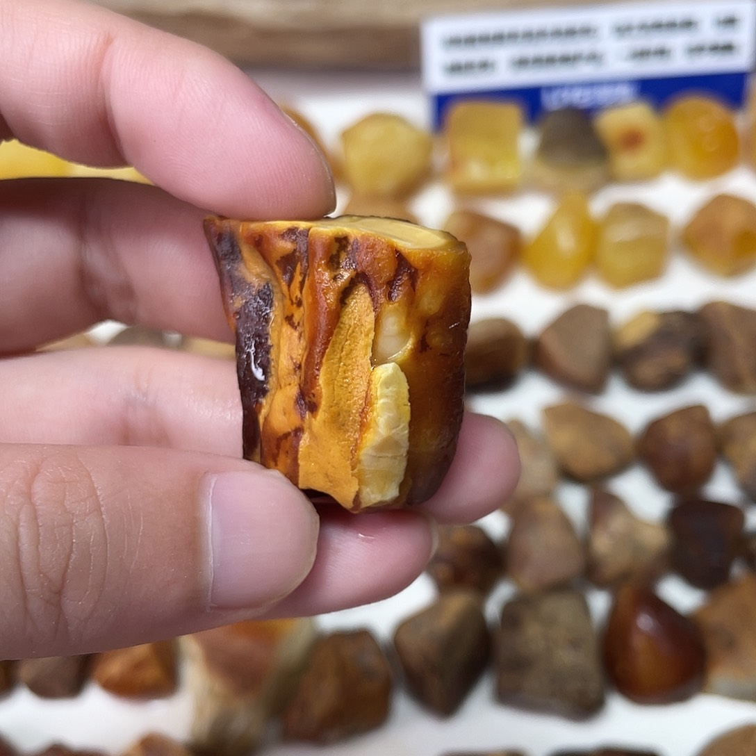 定制琥珀未镶嵌原矿琥珀