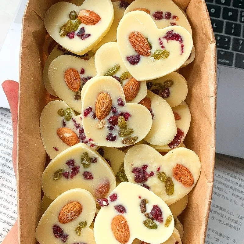 坚果酸奶片解馋网红好吃的办公室宿舍吃货零食高颜值高端休闲食品