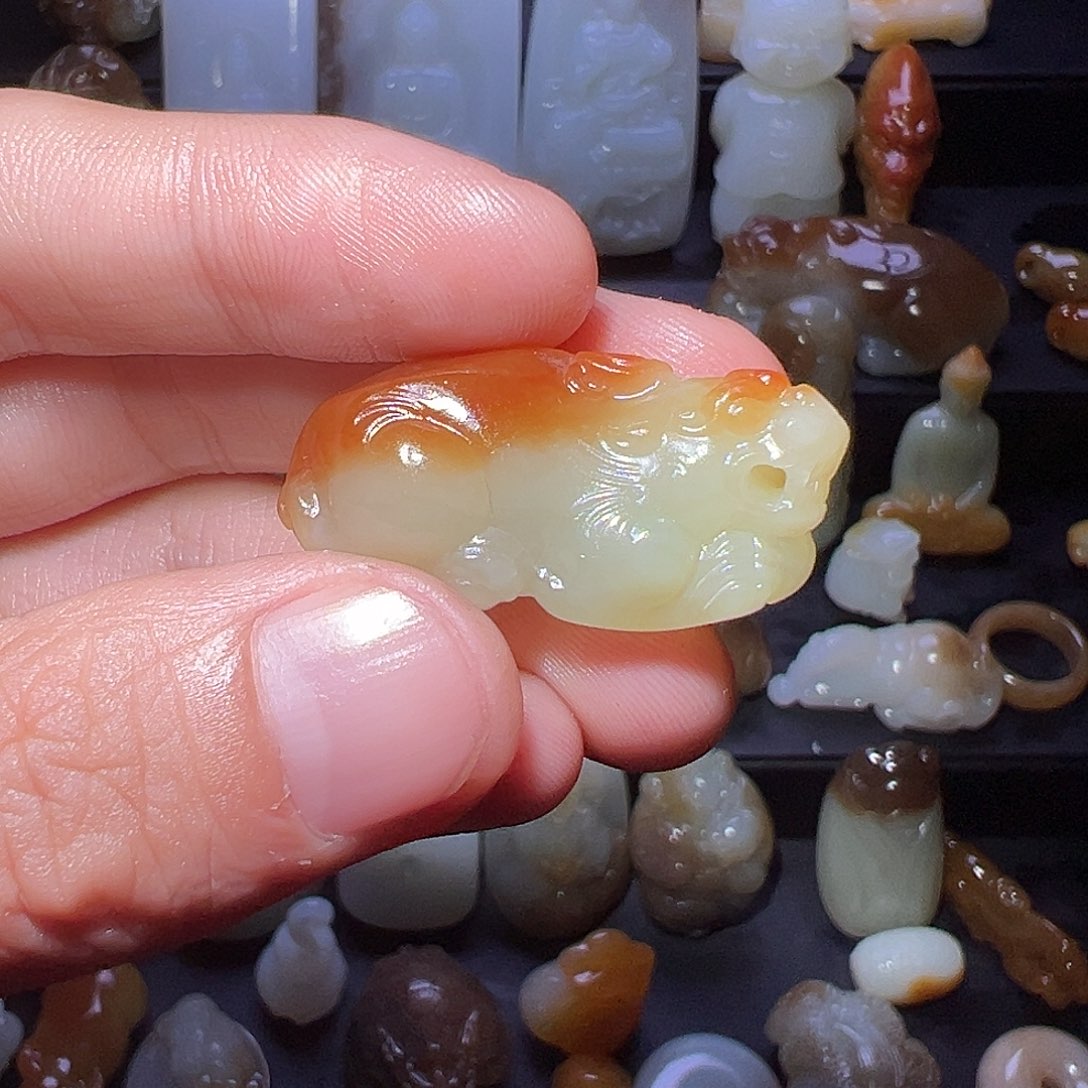 用***5和田玉（糖玉）未镶嵌挂件