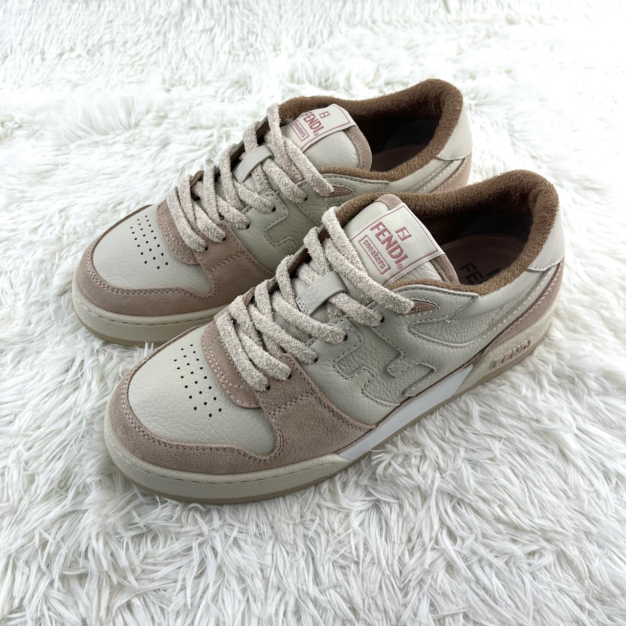 全新未使用 FENDI/芬迪 Match麂皮粉红色板鞋39码13501778