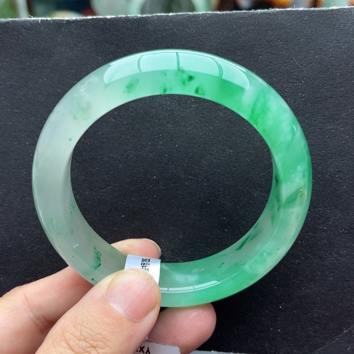 石英岩玉未镶嵌手镯56