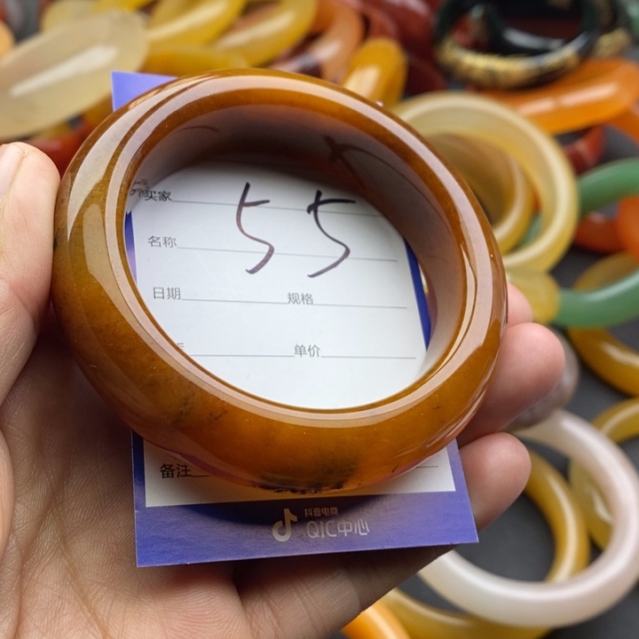 未镶嵌手镯石英质玉