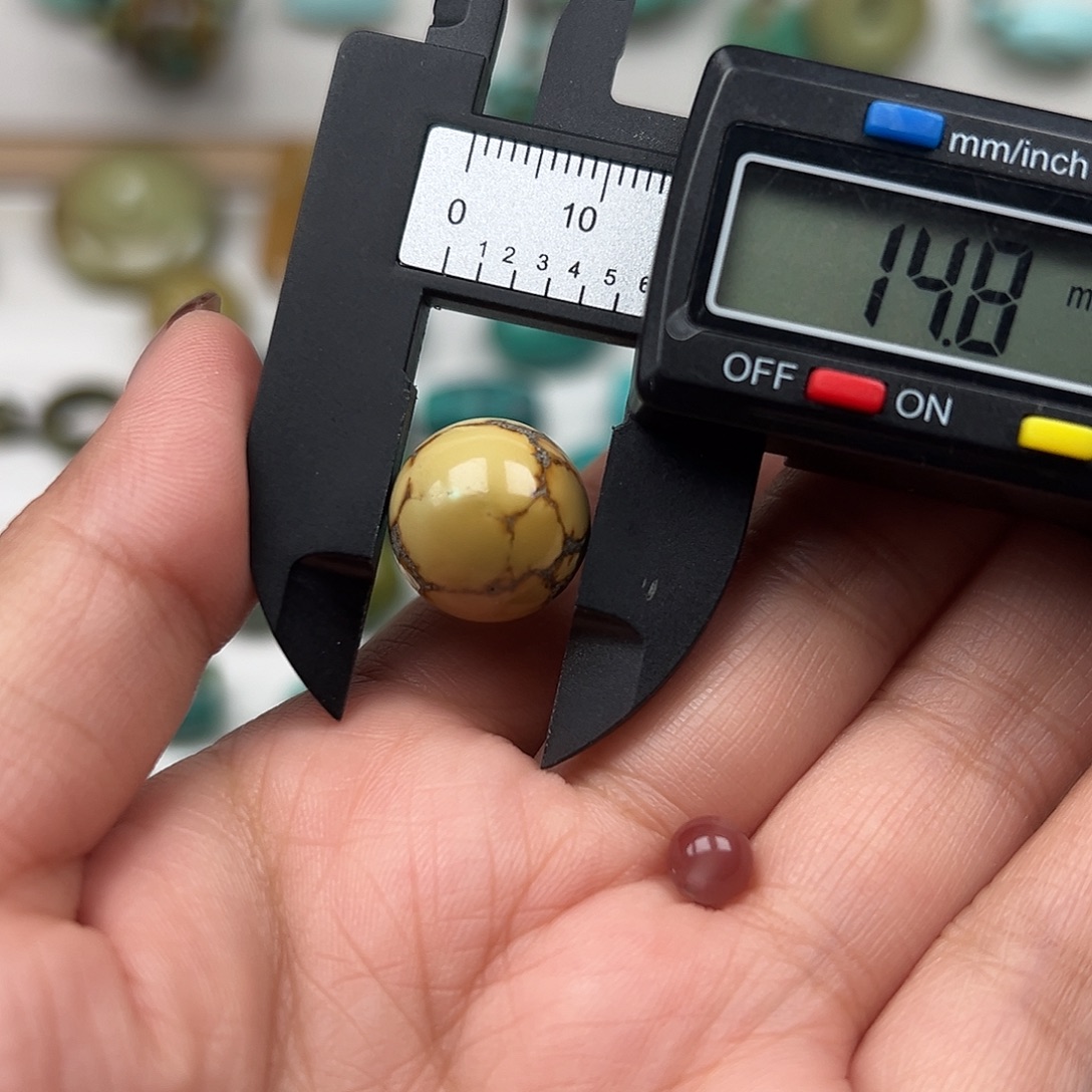 南红玛瑙未镶嵌珠宝奇石