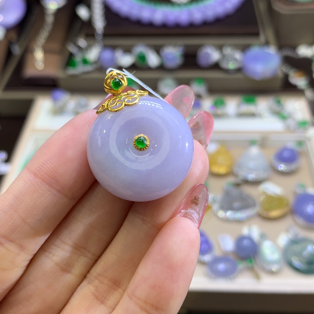 翡翠颈饰18K金镶嵌翡翠