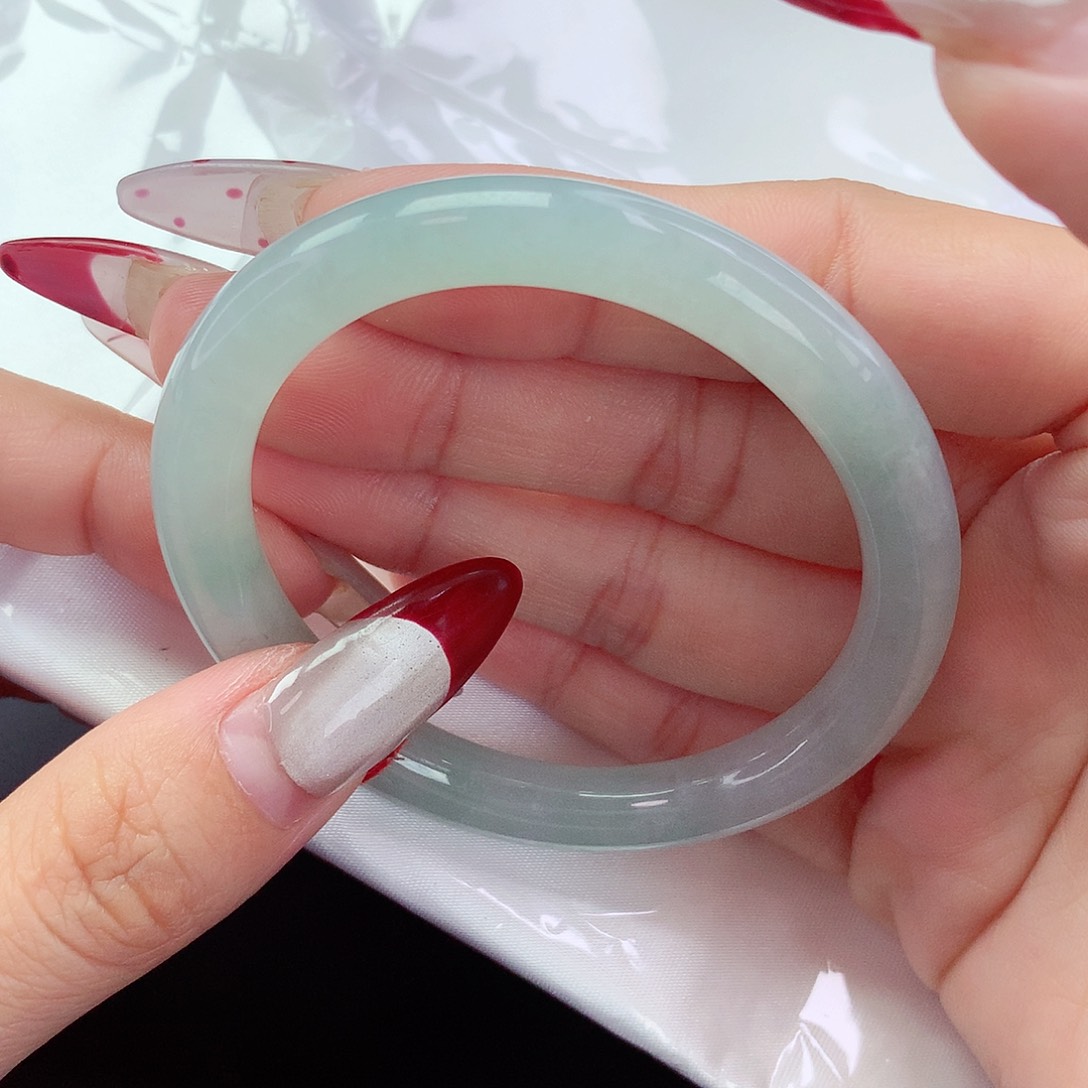 【闪购商品】翡翠手镯未镶嵌贵妃a 1101403