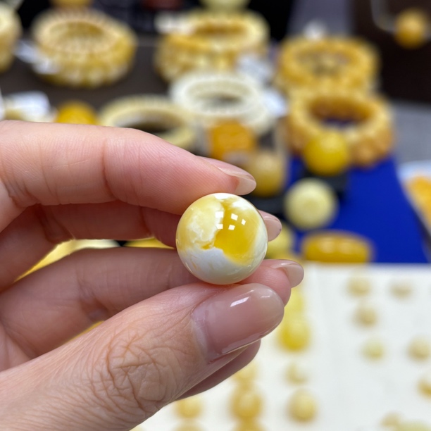 15.6mm 小妖珠宝天然原矿琥珀蜜蜡