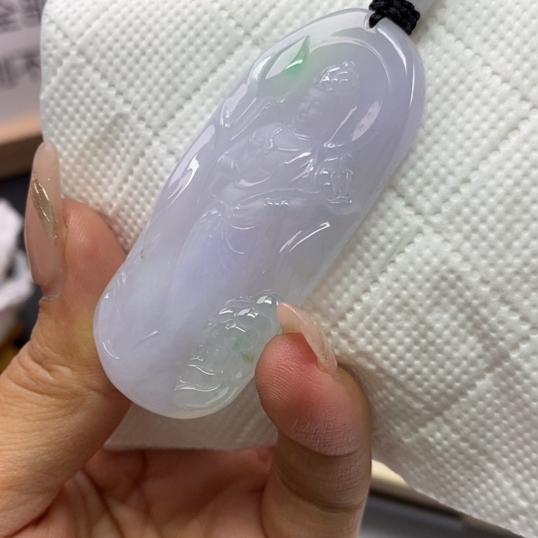 翡翠挂件未镶嵌翡翠