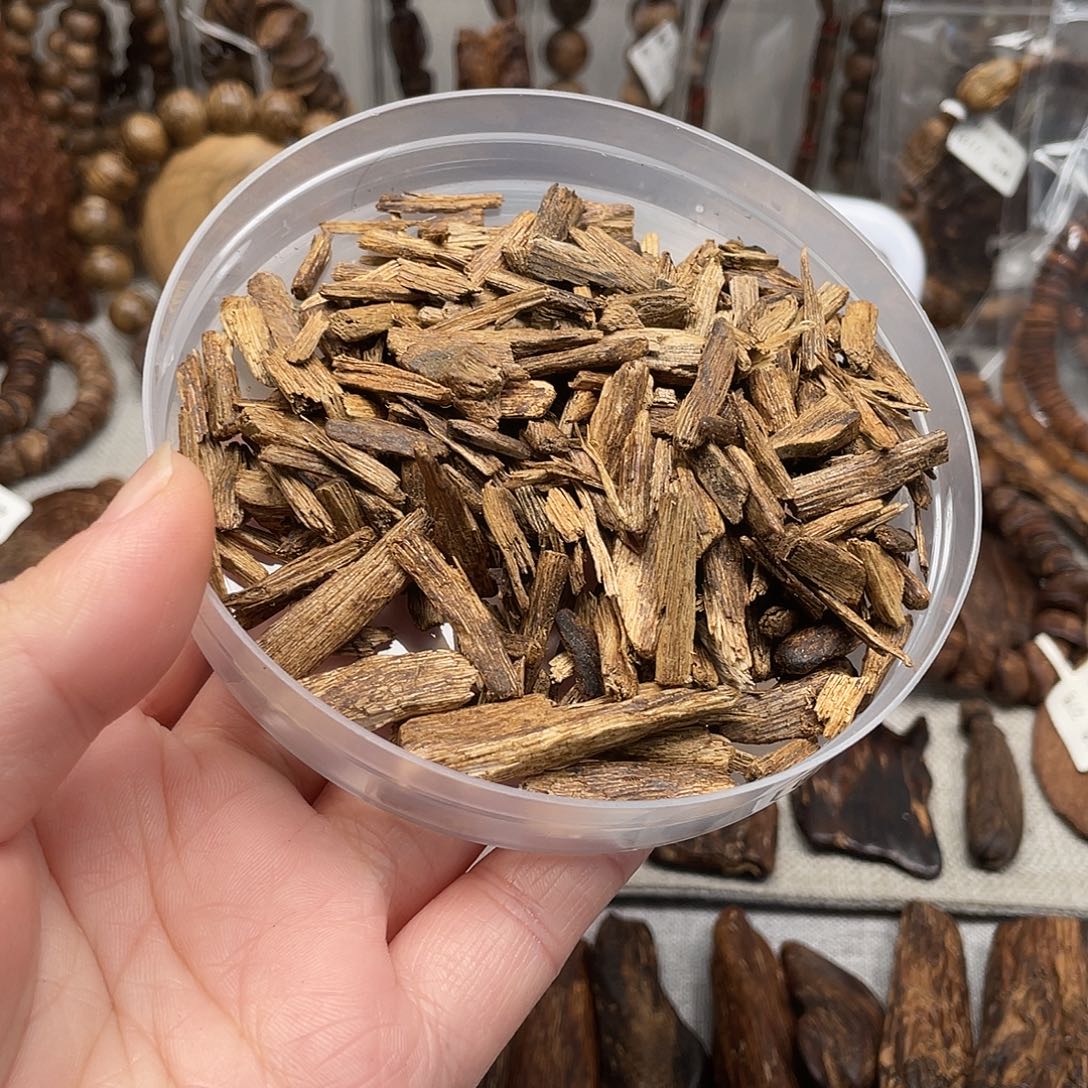 恶***恶沉香碎屑沉香西马20