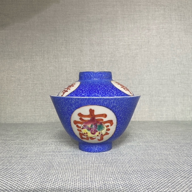 宝石蓝釉开窗粉彩盖碗茶碗
