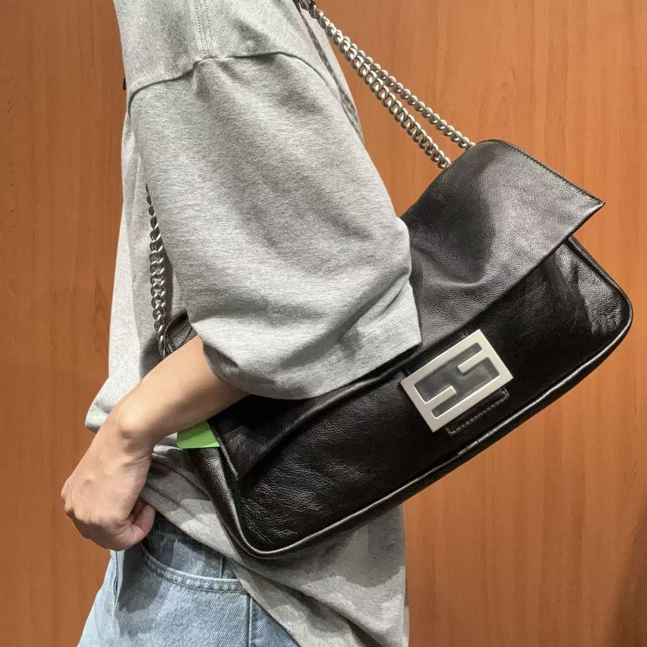 95新 FENDI/芬迪 【蕾】68 0613 黑色链条包