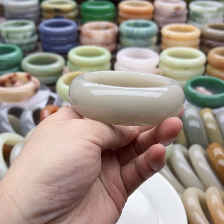 石英质玉手镯合金闲***?