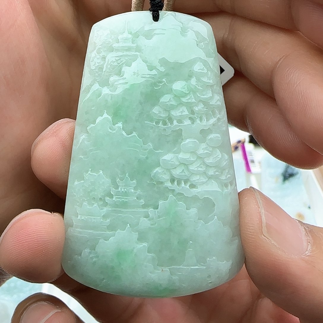 翡翠颈饰未镶嵌翡翠