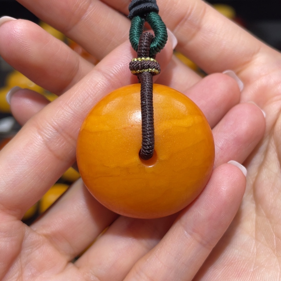 【闪购商品】琥珀裸石未镶嵌扣子