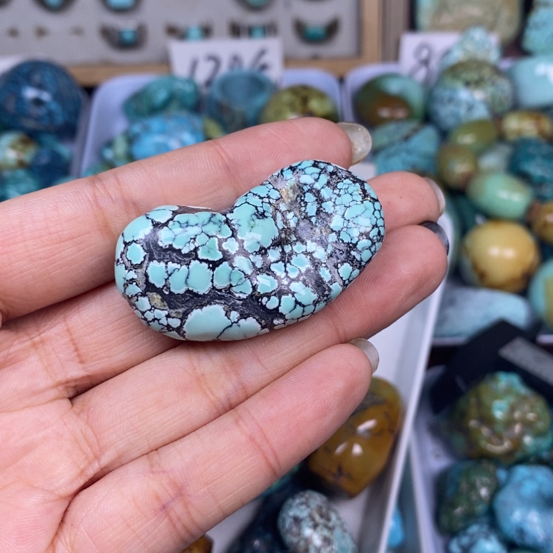 绿松石未镶嵌挂件