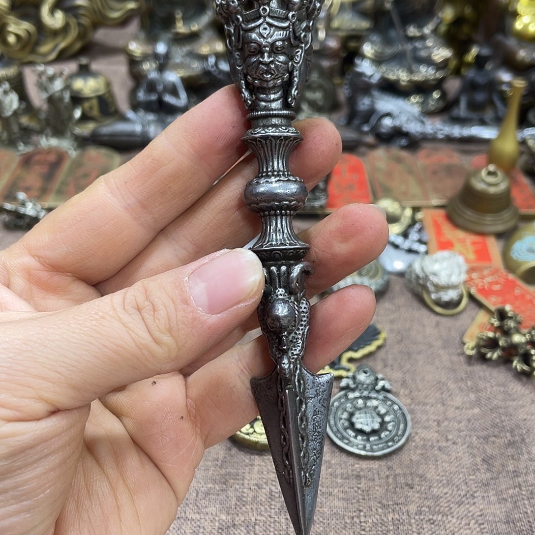 魑***克家铜艺精品摆件