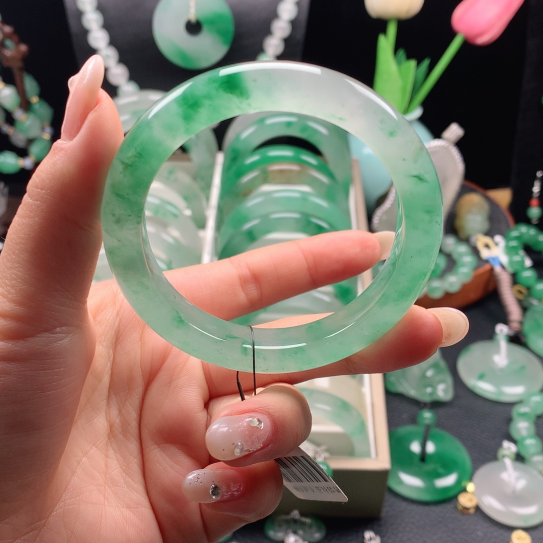 石英岩玉足铂镶嵌手镯