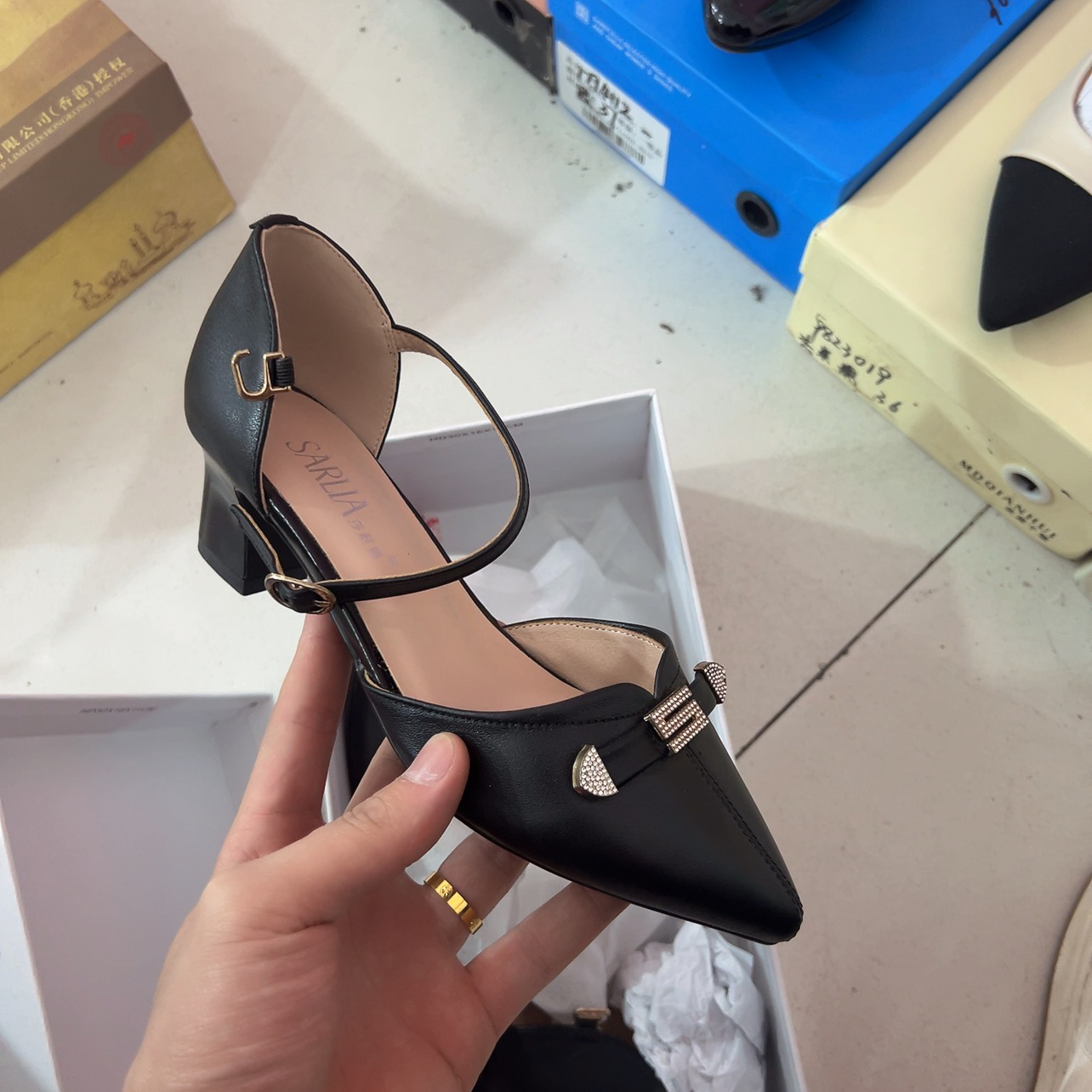 98319牛皮百搭单鞋