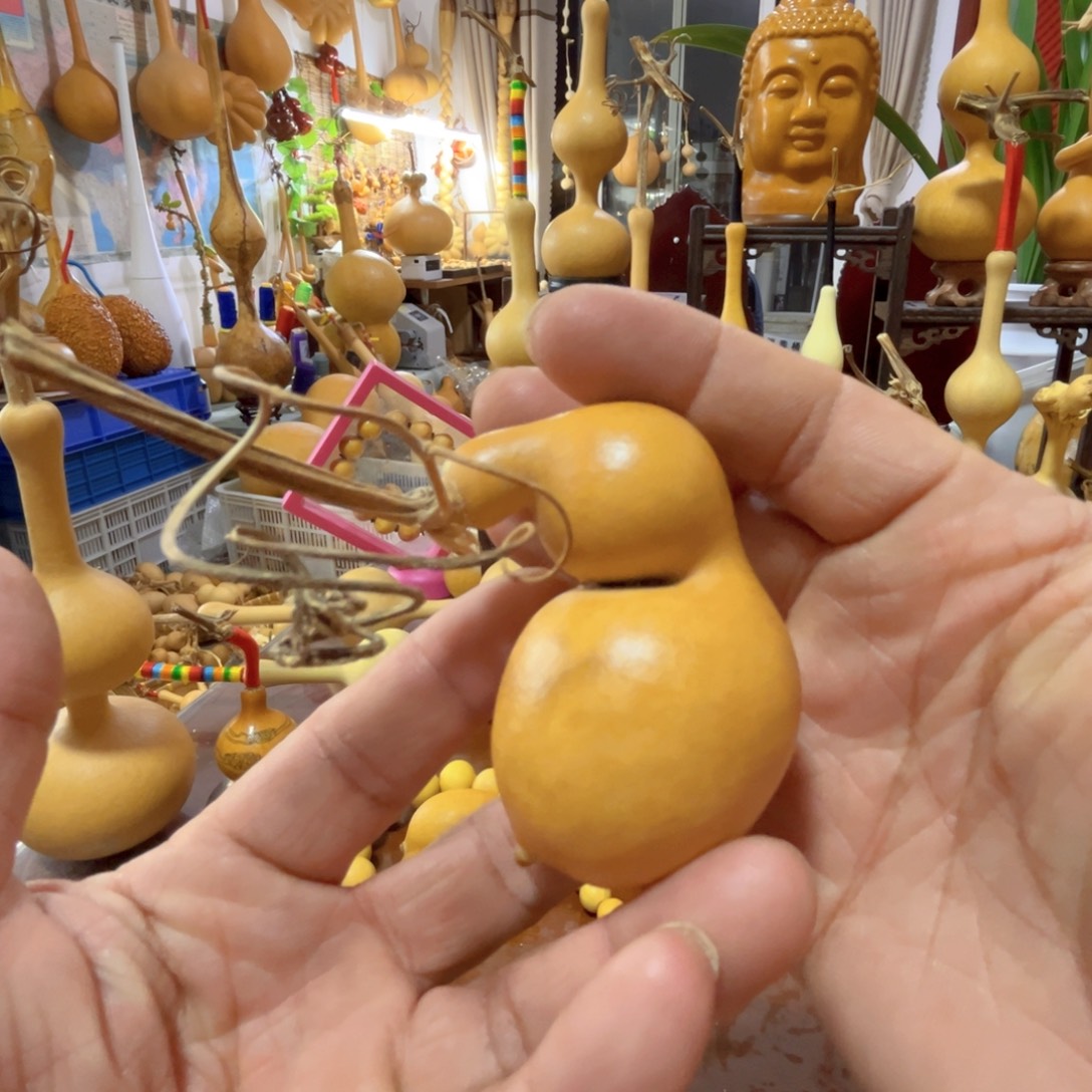 L***y文玩葫芦一物一拍