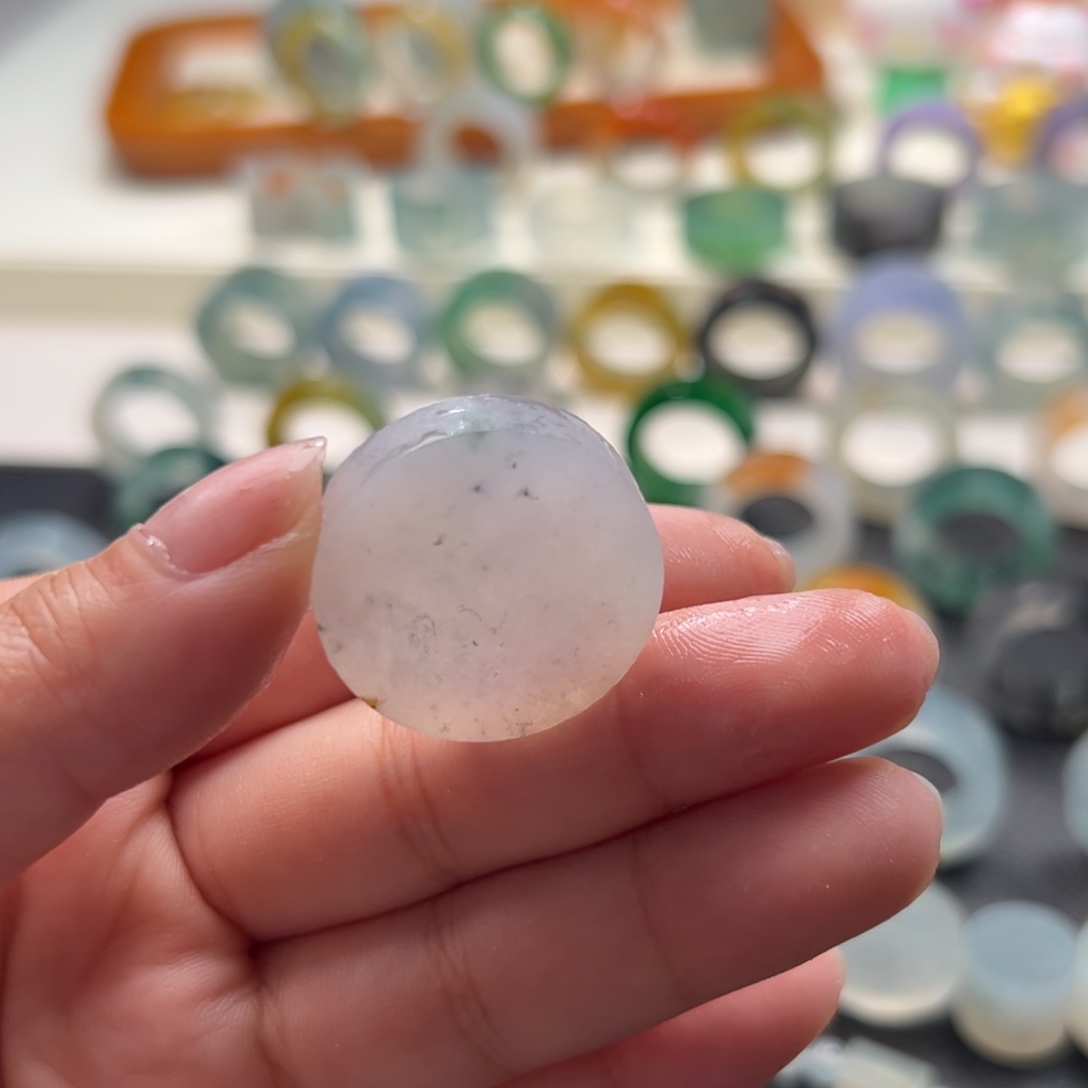 定制翡翠未镶嵌藕粉冰乌鸡