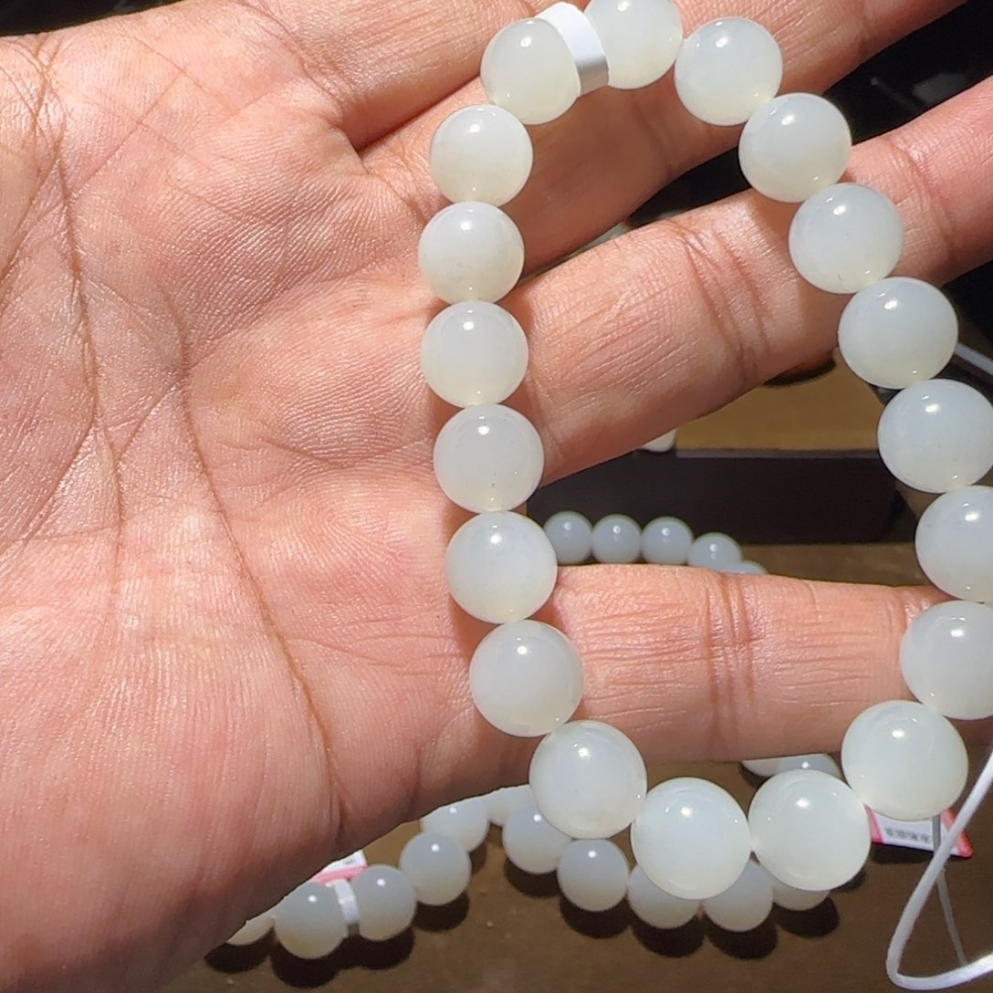 长***雪和田玉未镶嵌手链