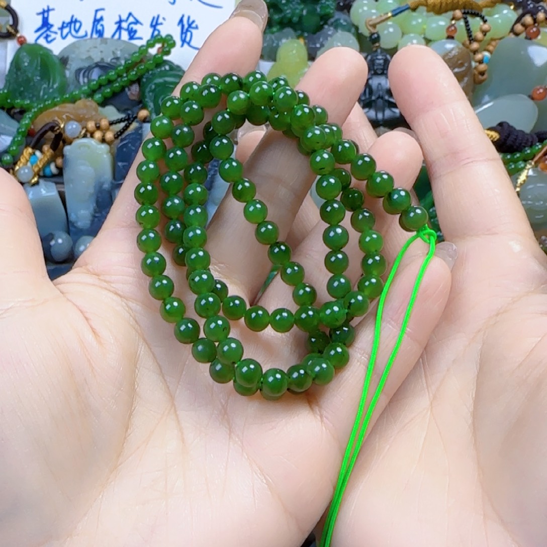 ～***里和田玉未镶嵌颈饰