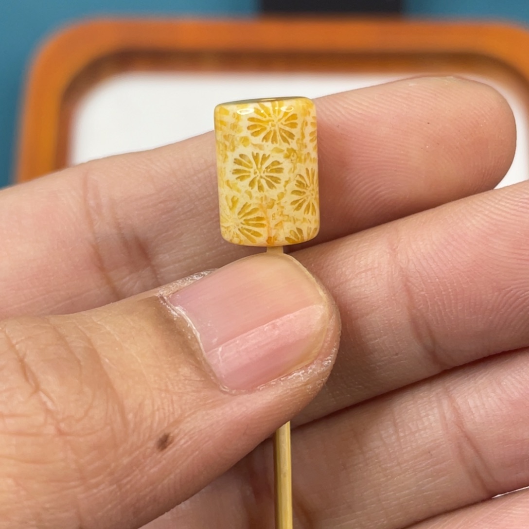 未镶嵌手镯硅化玉