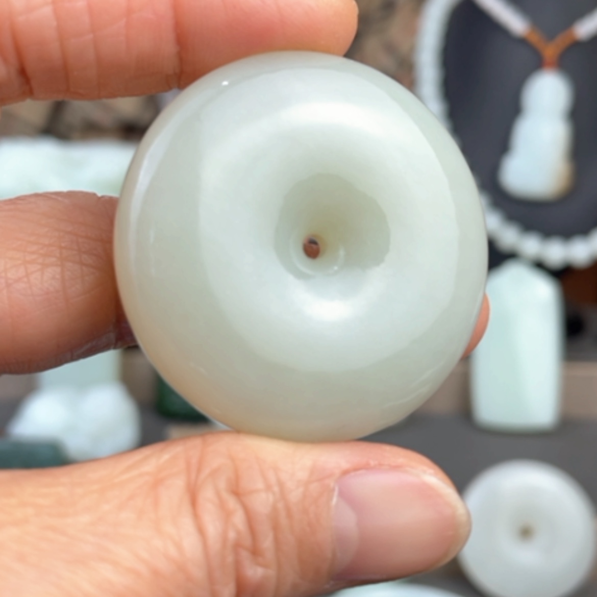 【闪购商品】颈饰未镶嵌和田玉