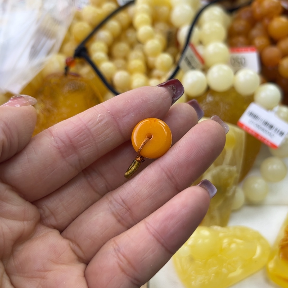 琥珀珠宝奇石未镶嵌