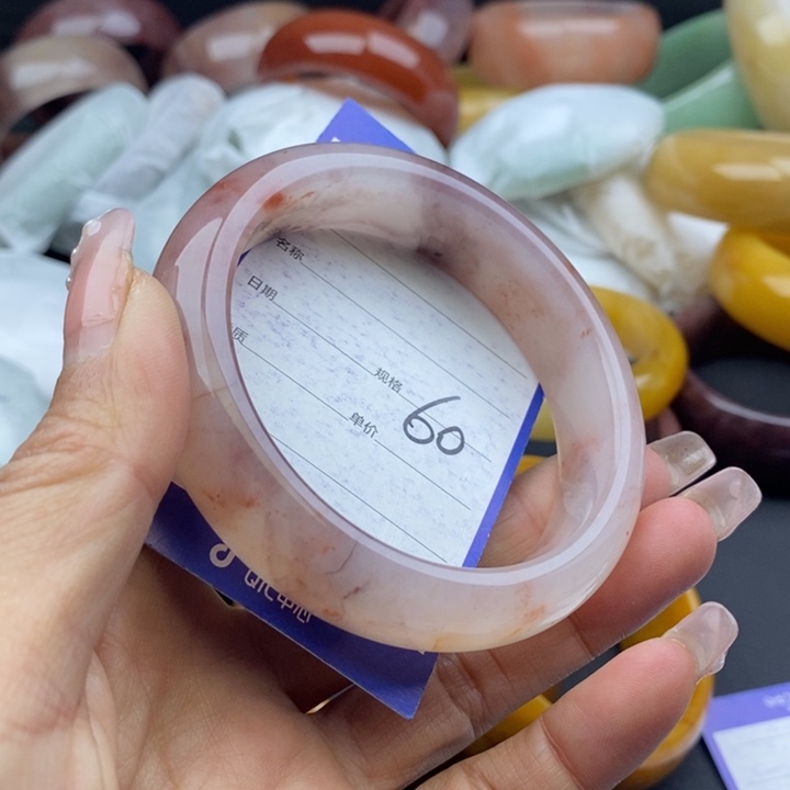 石英质玉手镯未镶嵌