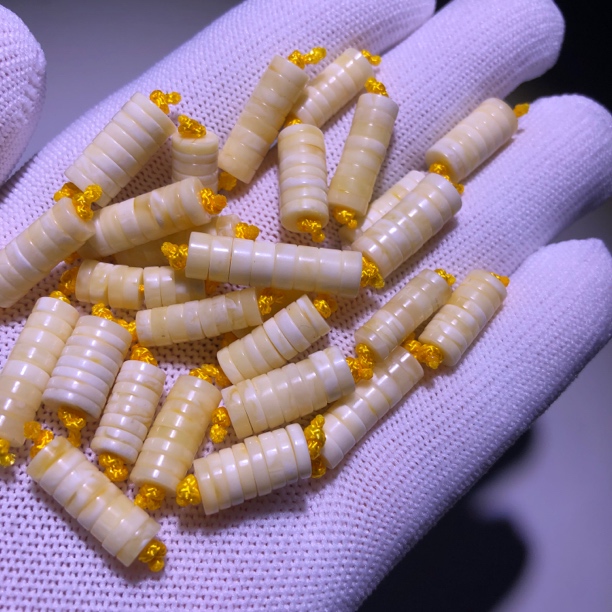 精品白蜡隔片尺寸5-8 8片一组个别有皮色白蜡正常，多样性发其一组