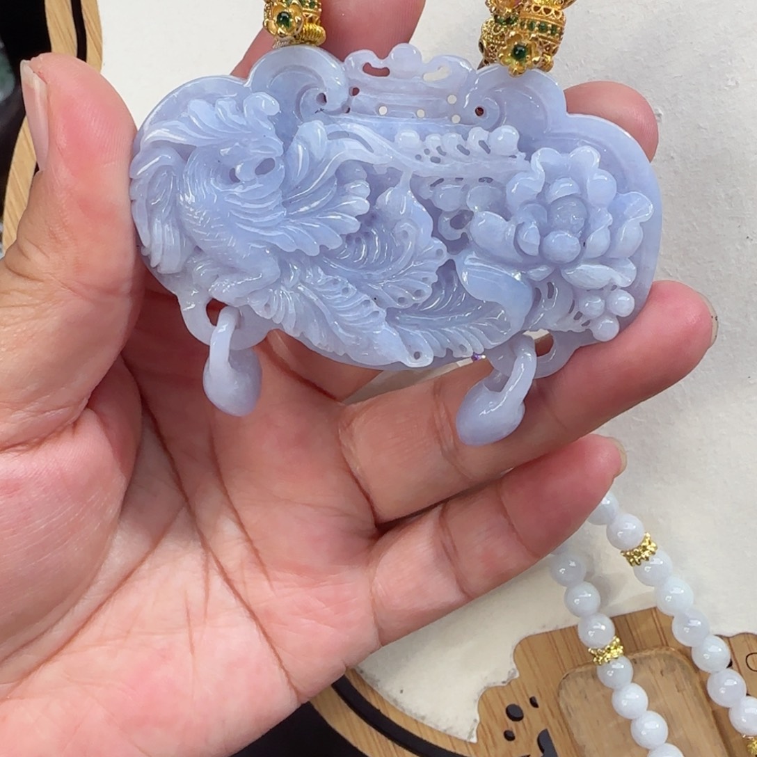 翡翠颈饰未镶嵌仿古