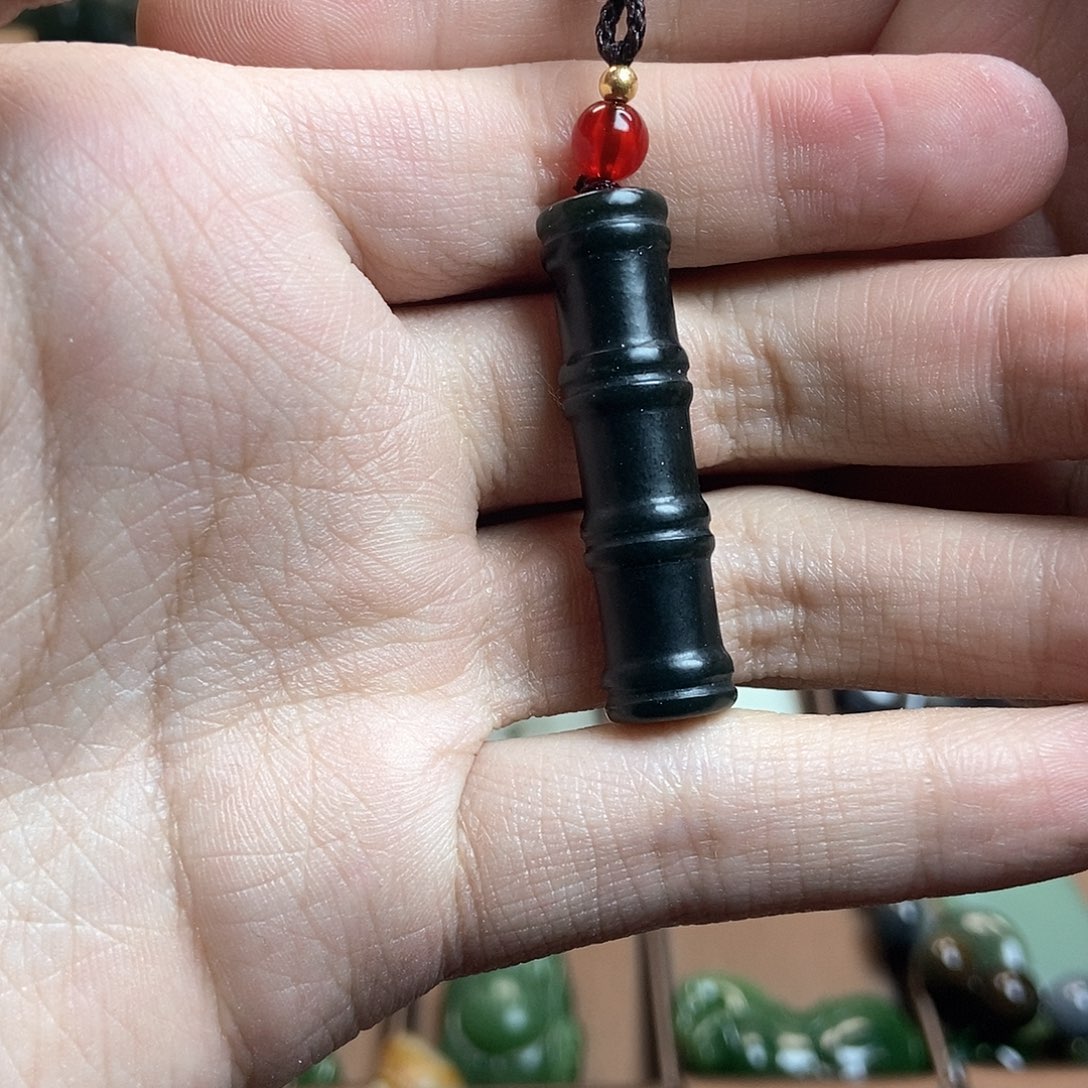 和田玉（糖玉）颈饰未镶嵌