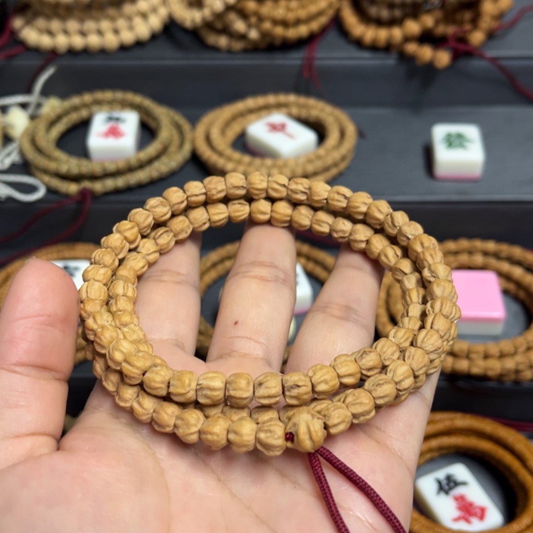 柏香籽/百香籽手串W****.