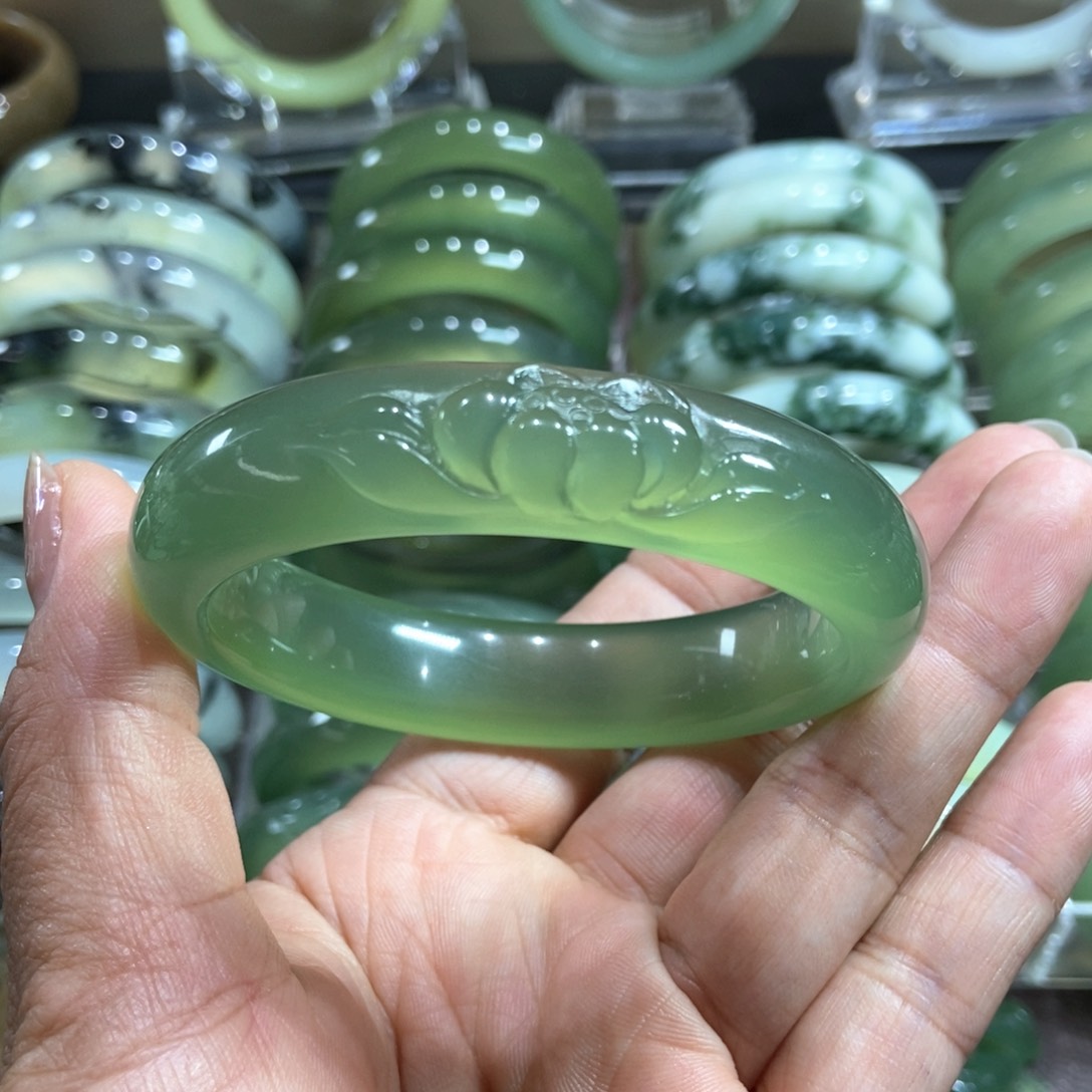 蛇纹石玉未镶嵌手镯60