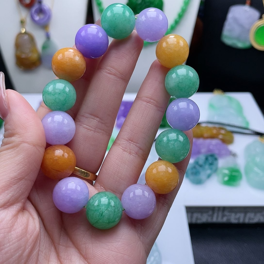 翡翠吊坠(赠链)未镶嵌