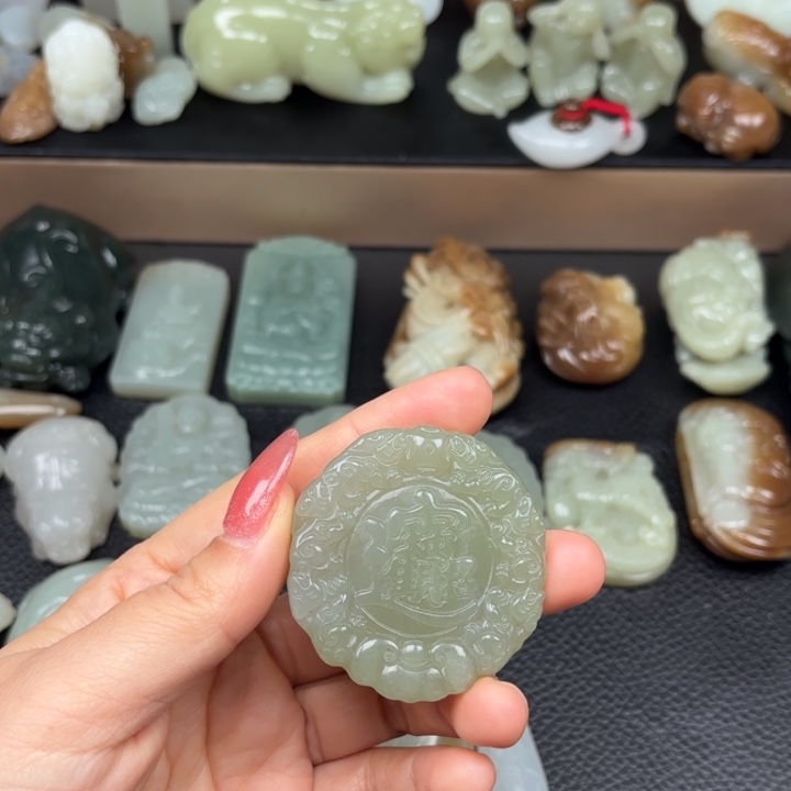 颈饰未镶嵌和田玉