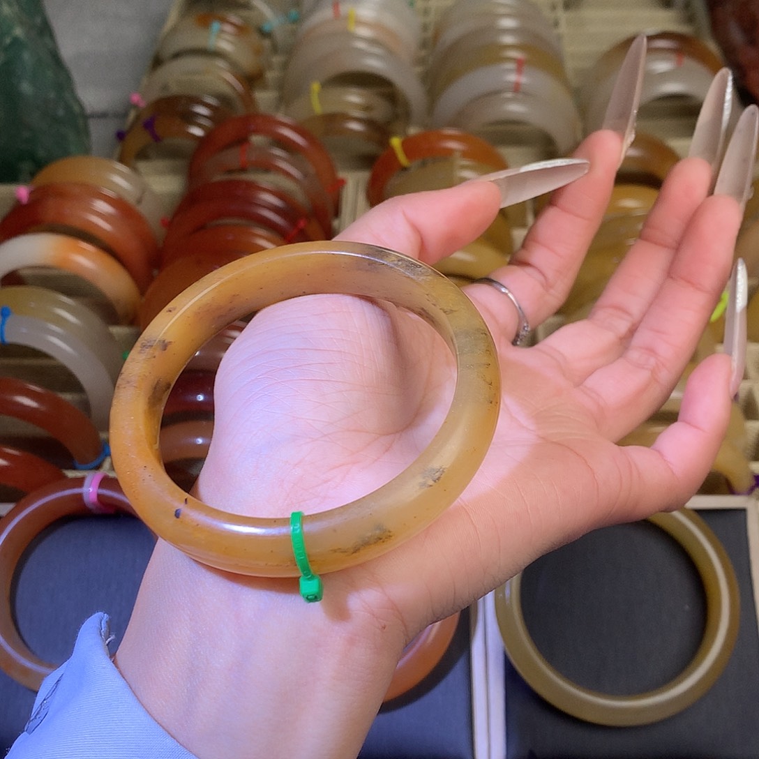 石英质玉（黄龙玉）未镶嵌手镯