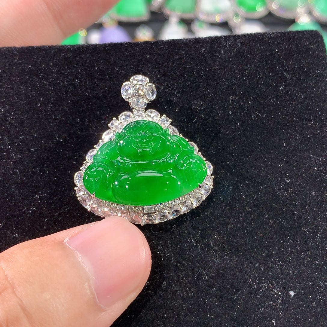 翡翠18K金镶嵌颈饰