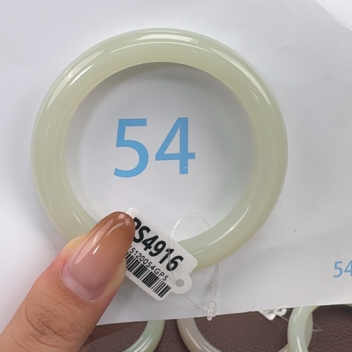 青***吖和田玉未镶嵌手镯