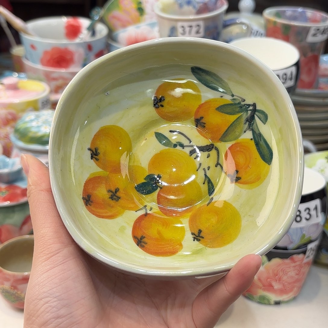 瓷片兔兔好可爱啊我