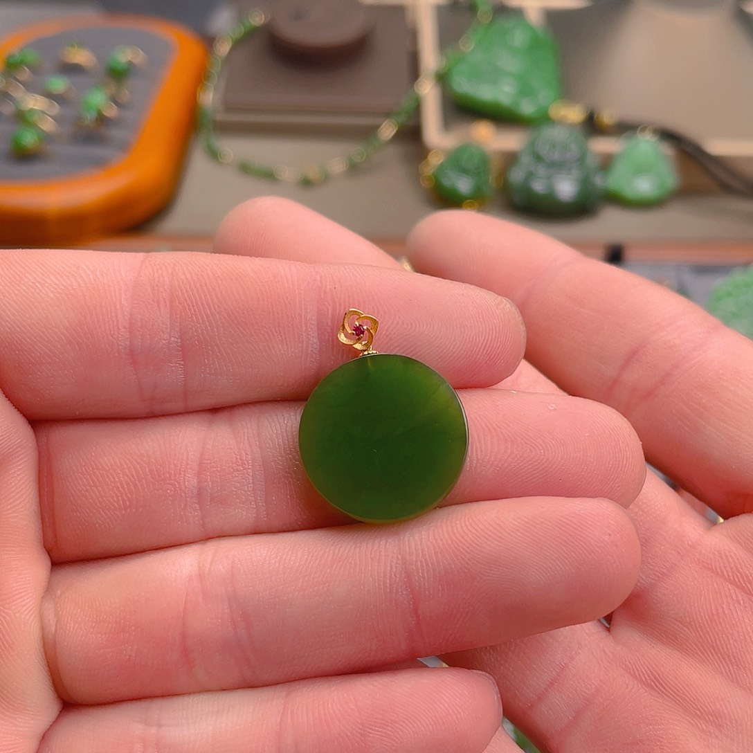 和田玉（碧玉）吊坠(不含链)18K金镶嵌398