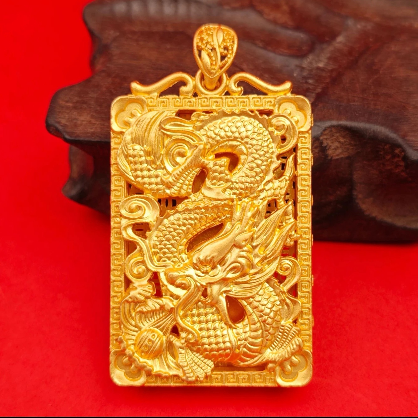 【香港ZHOUFU】高定龙行天下镂空大龙牌吊坠-无礼盒