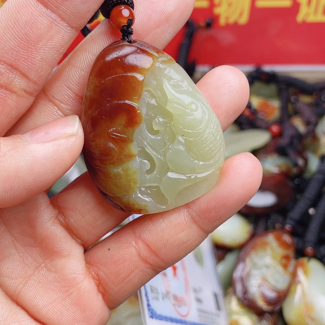 和田玉颈饰未镶嵌