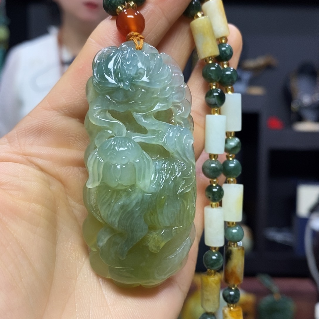 岫玉未镶嵌挂件吊坠