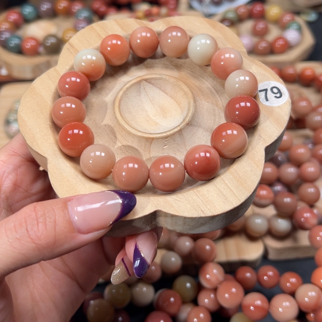 蕾***石英质玉未镶嵌手链131